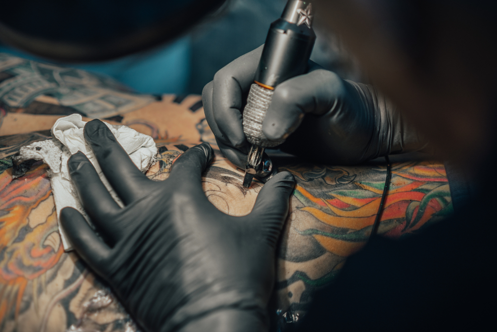Berühmte Tattoo-Künstler und ihre unverwechselbaren Stile